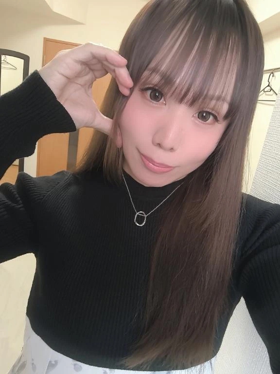 明日ちょっとだけ出勤🍌