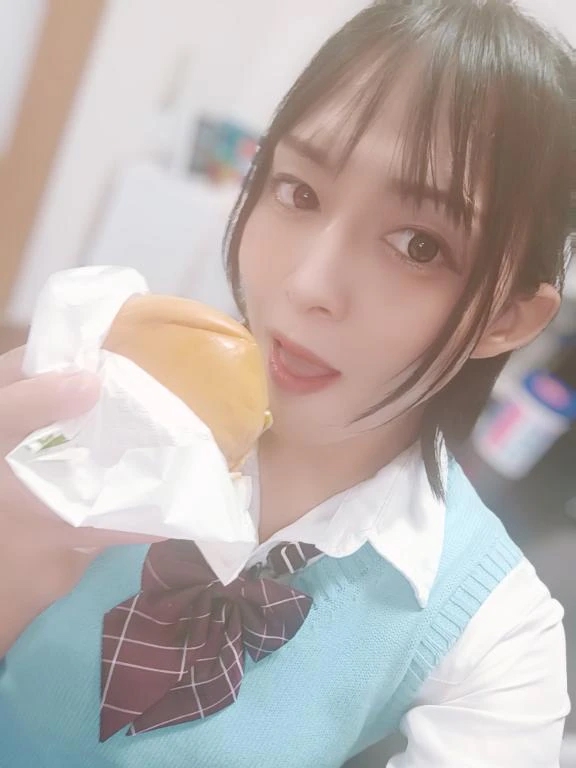 お昼しながら🍔